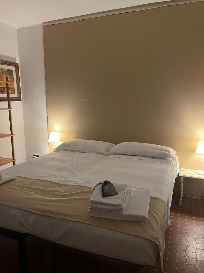 Casa Violetta Bed & Breakfast Marina di Massa Exterior photo