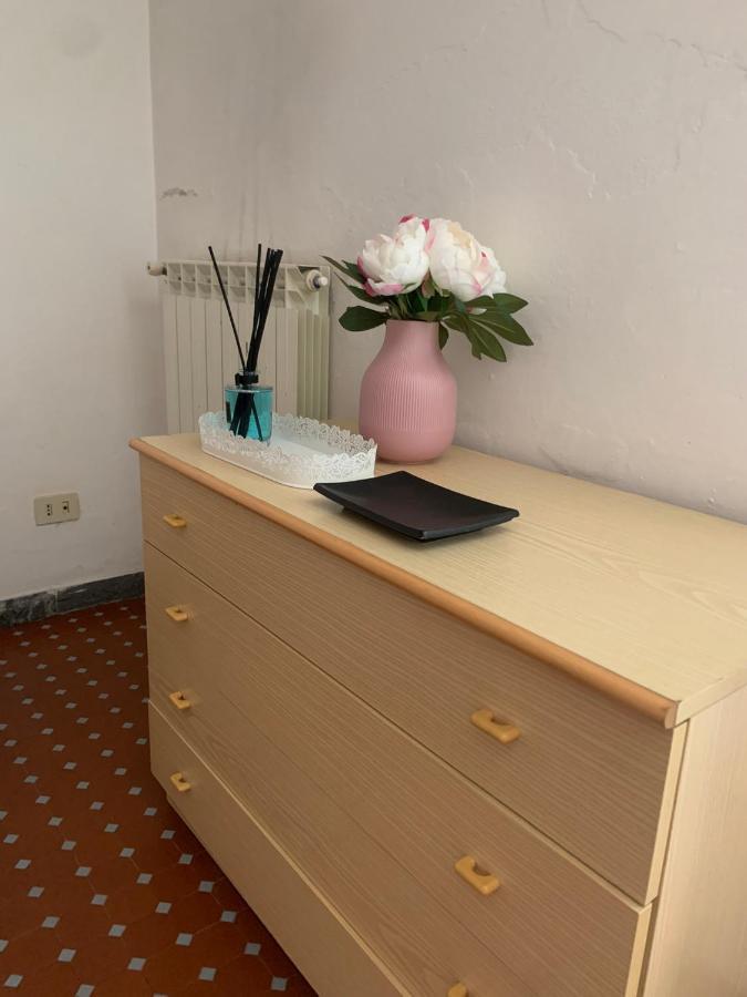 Casa Violetta Bed & Breakfast Marina di Massa Exterior photo