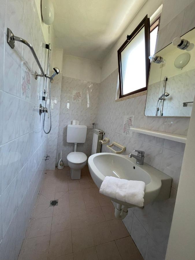 Casa Violetta Bed & Breakfast Marina di Massa Exterior photo