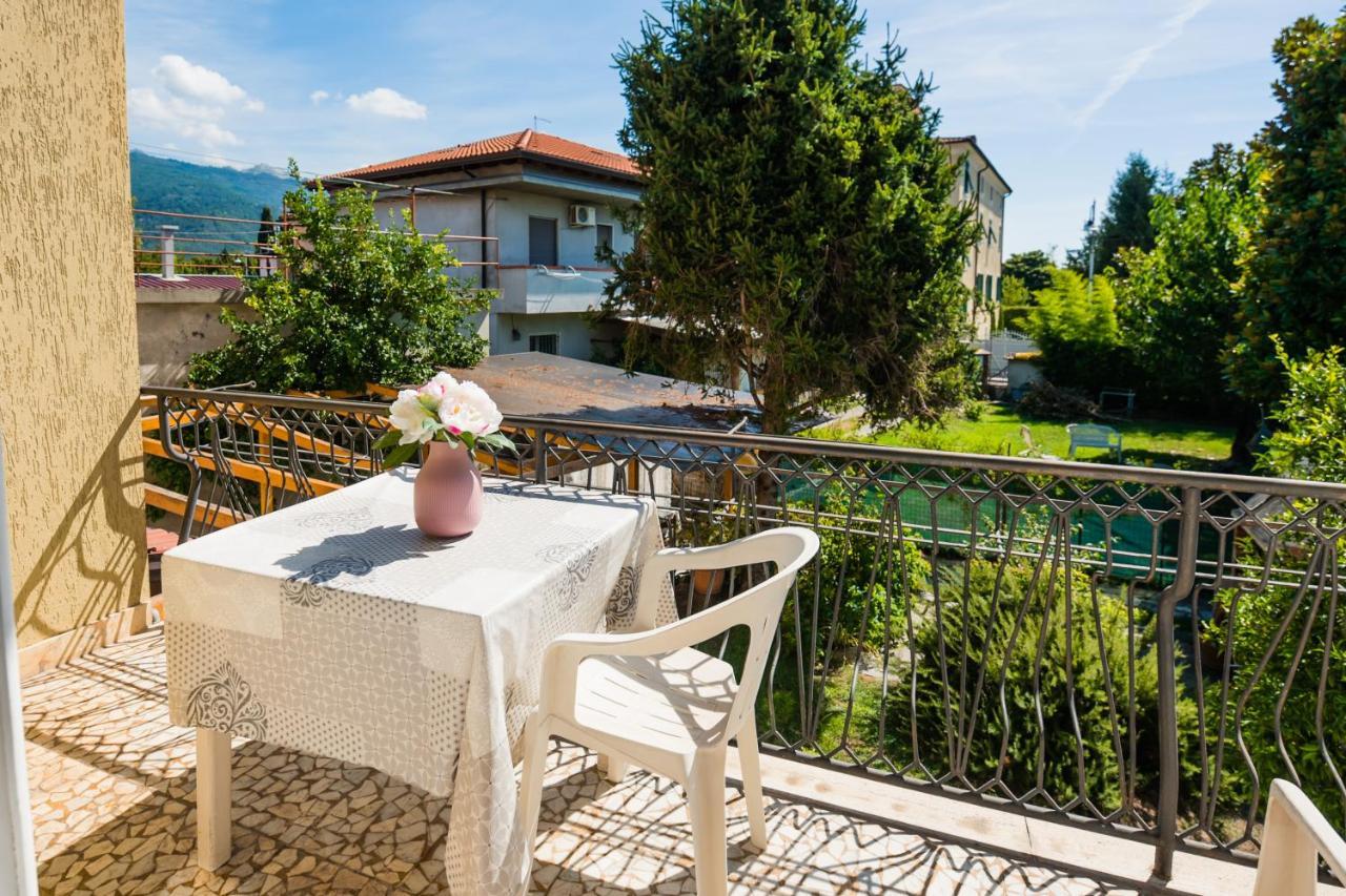 Casa Violetta Bed & Breakfast Marina di Massa Exterior photo