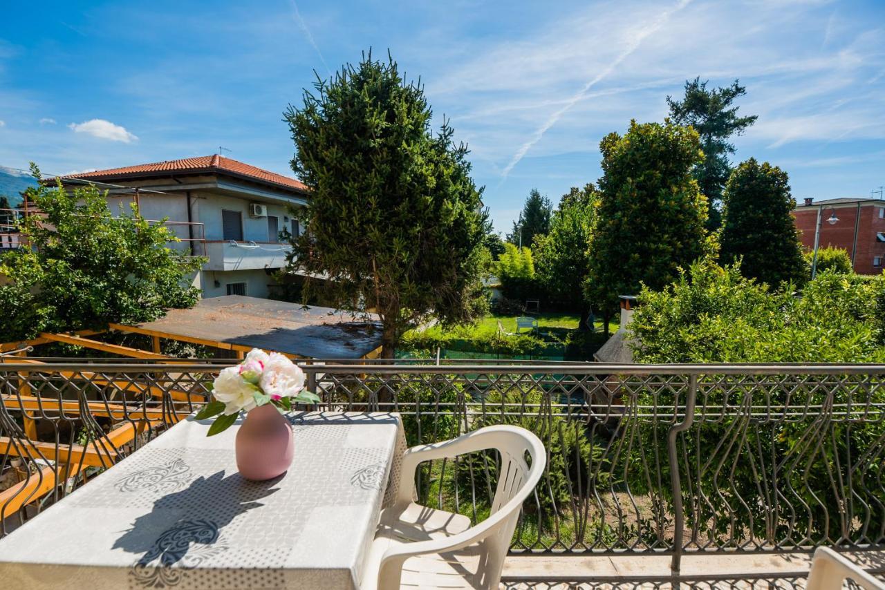 Casa Violetta Bed & Breakfast Marina di Massa Exterior photo